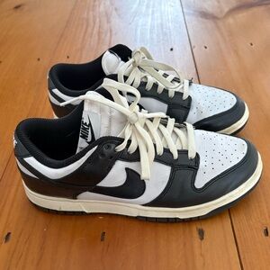 NIKE Black and White Panda Low Dunks Size 9.5 Women’s